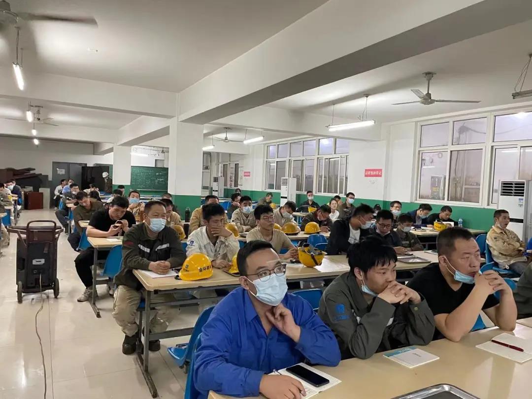 Jinhuan Construction Group arranged and offered safety education.